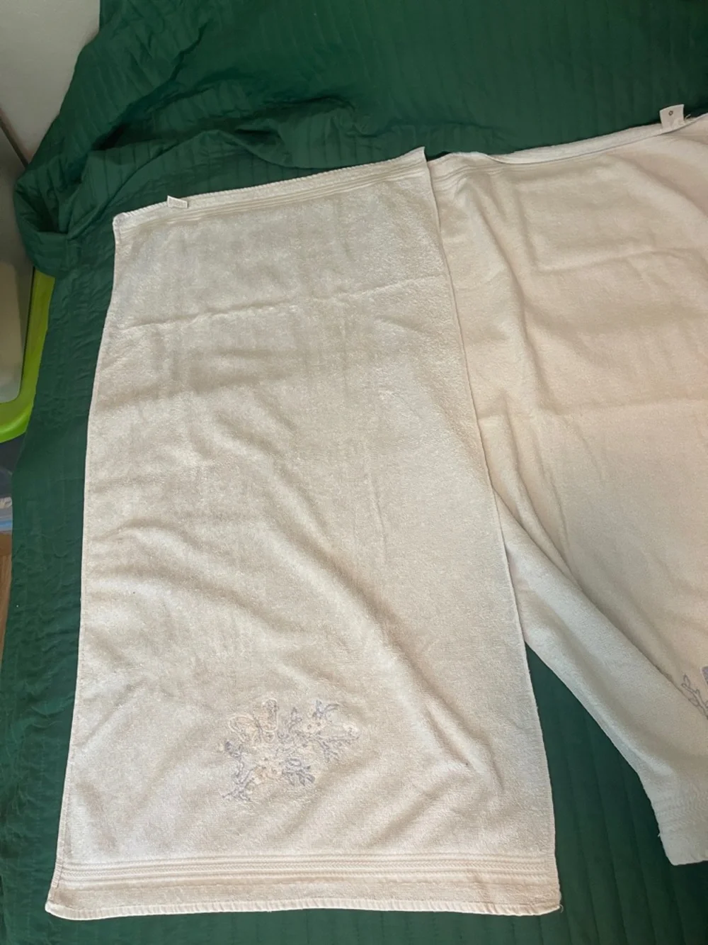 Vintage Bath Towels Set of 2 Light Blue Buttery on Branch 40” x 21”